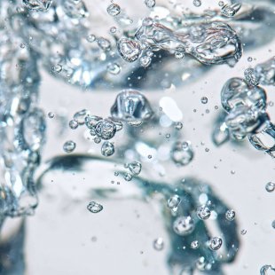 Oryginalna woda micelarna oczyszczająca skórę, która nawilża i utrzymuje jej naturalną równowagę - Hydrabio H2O